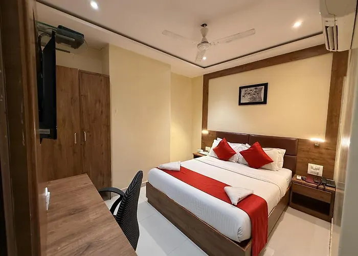 Palm Breeze Hotel - Colaba