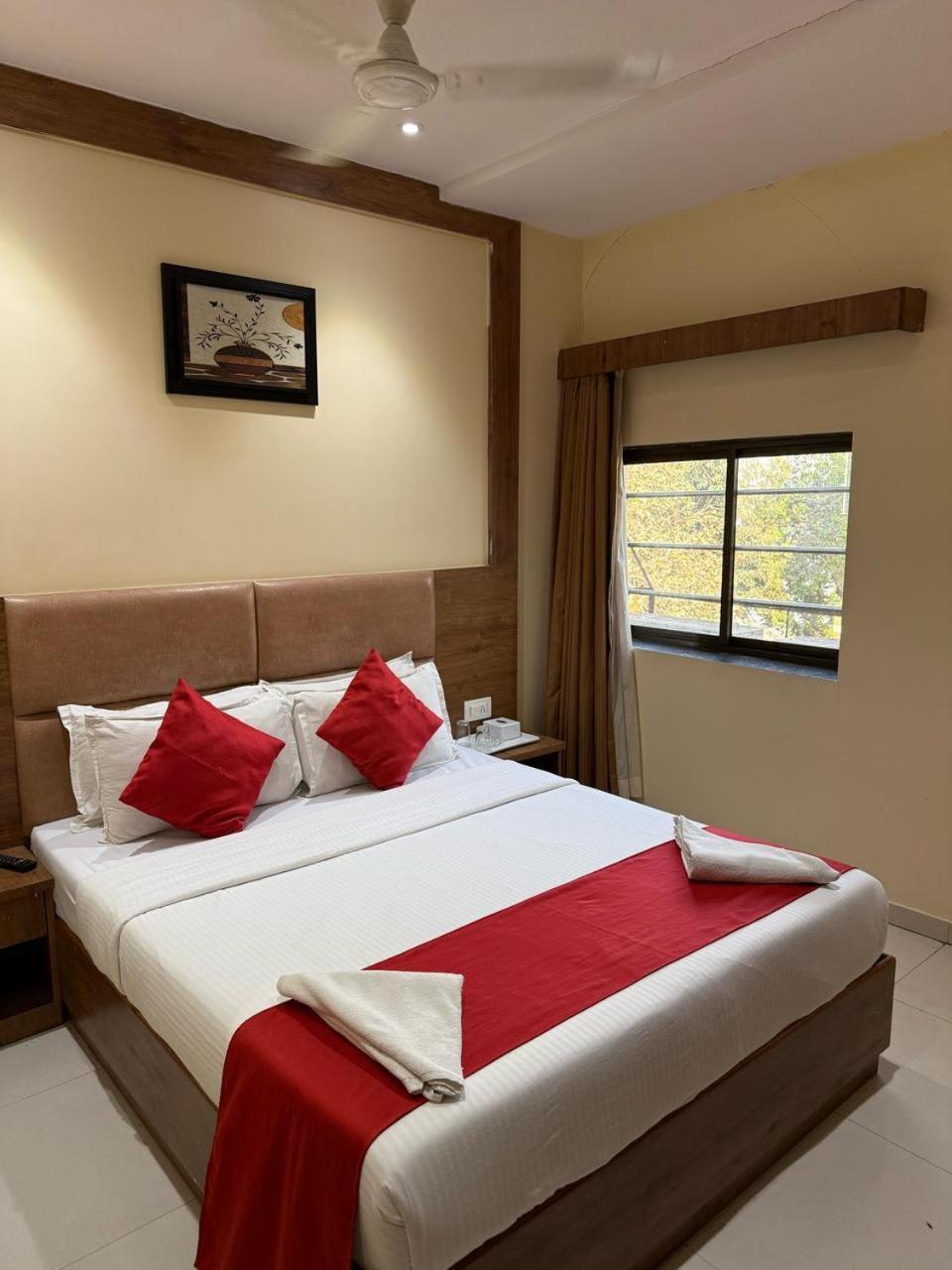 Palm Breeze - Colaba Hotel 3*