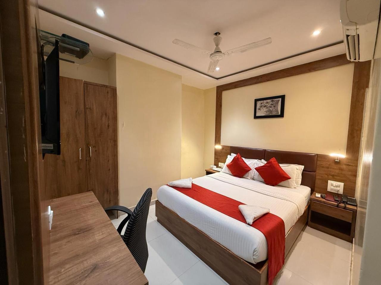 Palm Breeze - Colaba 3* Bombaj